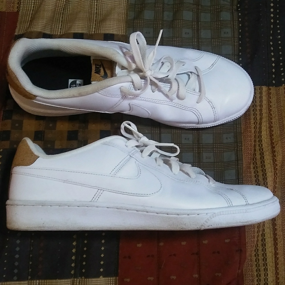 Size 10 mens nike low top cork bord
